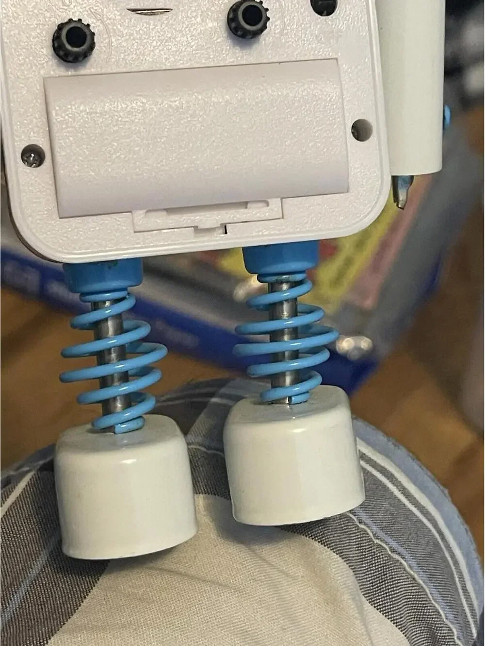Diskary Robot Alarm Clock Moveable Arms Blue White, (no Arm)
